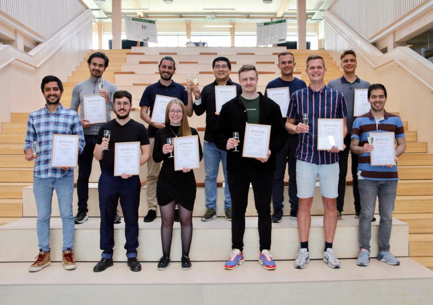 Helix lab fellows med diplomer