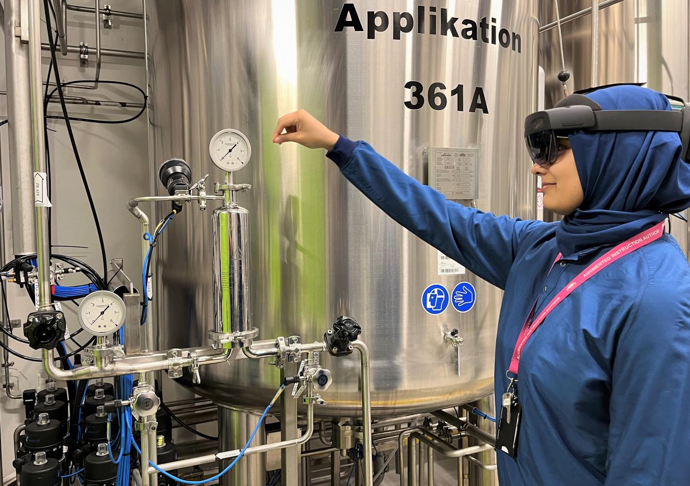 Mommina med hololens hos Novo Nordisk